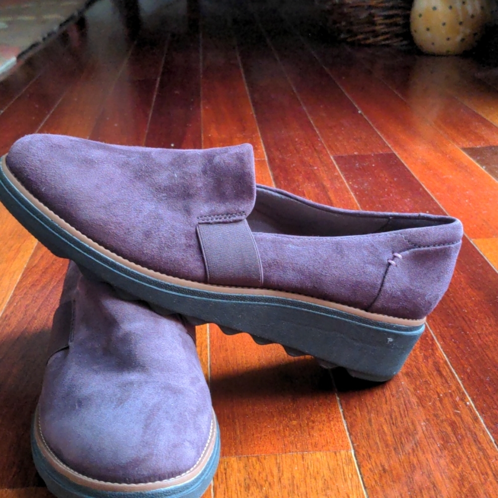 Comfy Clark's, 8 New w/o tags Maroon/Burgundy